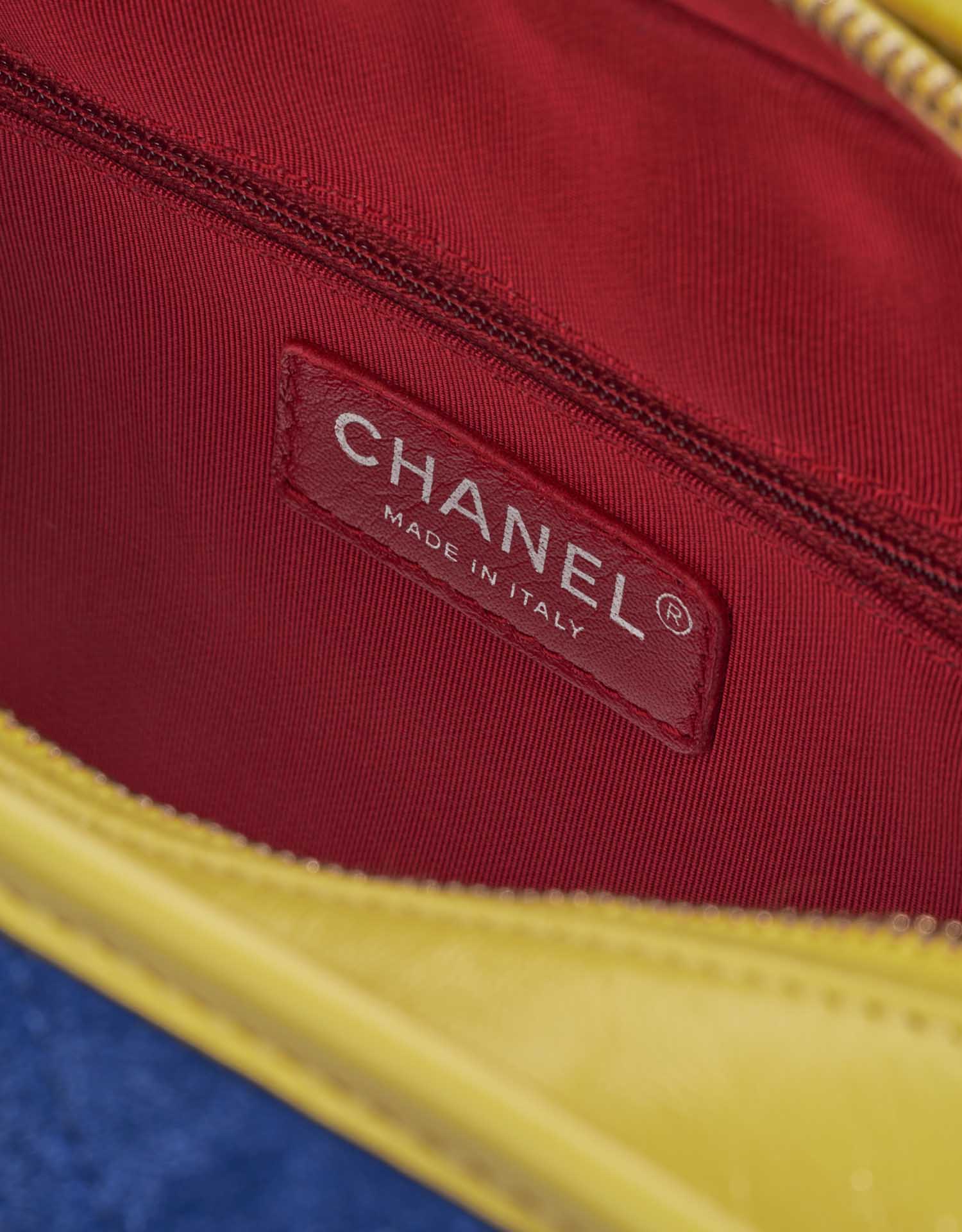 Pre-owned Chanel bag Gabrielle Medium Calf / Suede Blue / Red / Yellow Blue, Multicolour Logo | Sell your designer bag on Saclab.com