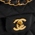 Pre-owned Chanel bag Timeless Medium Lamb Black Black Closing System | Sell your designer bag on Saclab.com