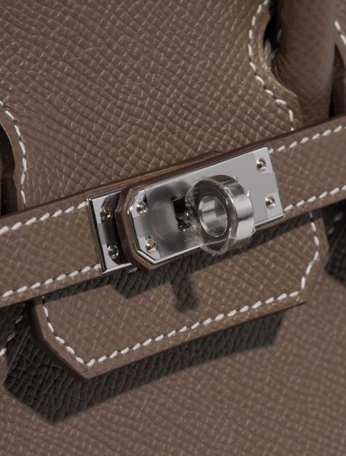 Pre-owned Hermès bag Birkin 25 Epsom Etoupe Brown Closing System | Sell your designer bag on Saclab.com
