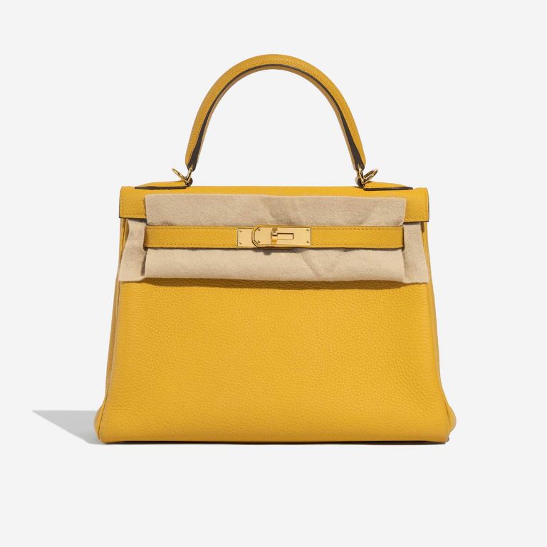 Pre-owned Hermès bag Kelly 28 Togo Jaune Ambre Yellow Front Velt | Sell your designer bag on Saclab.com