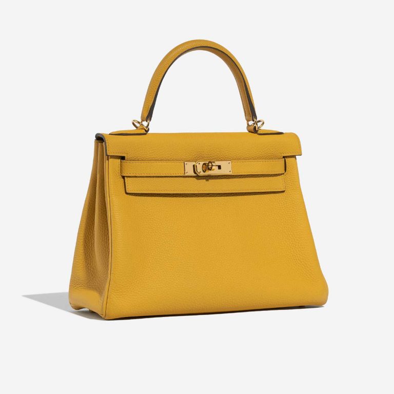 Pre-owned Hermès bag Kelly 28 Togo Jaune Ambre Yellow Side Front | Sell your designer bag on Saclab.com