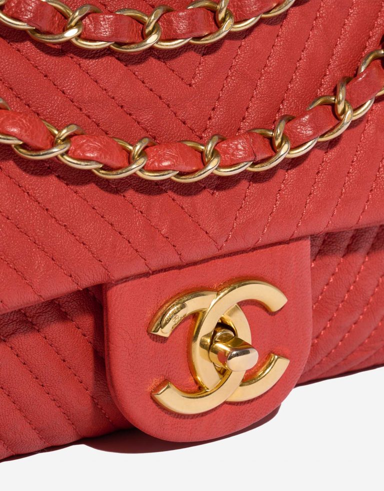 Pre-owned Chanel bag Timeless Medium Calf Red Red Closing System | Sell your designer bag on Saclab.com