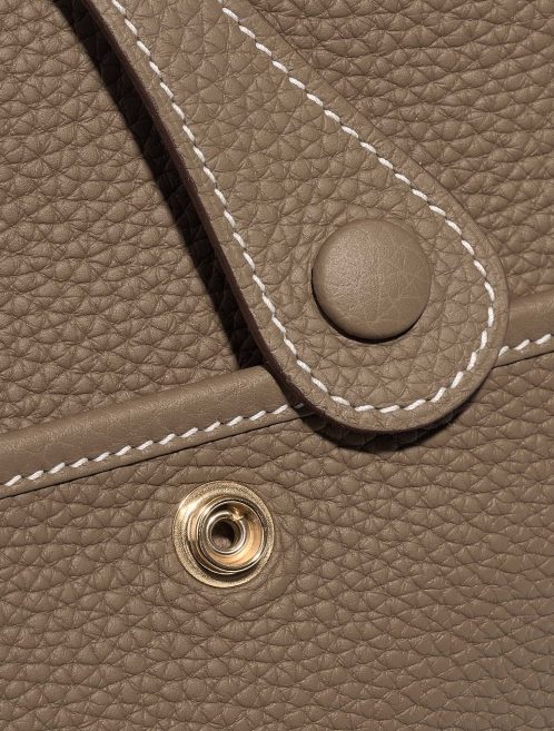 Gebrauchte Hermès Tasche Evelyne 29 Taurillon Clemence Etoupe Brown Verschlusssystem | Verkaufen Sie Ihre Designer-Tasche auf Saclab.com