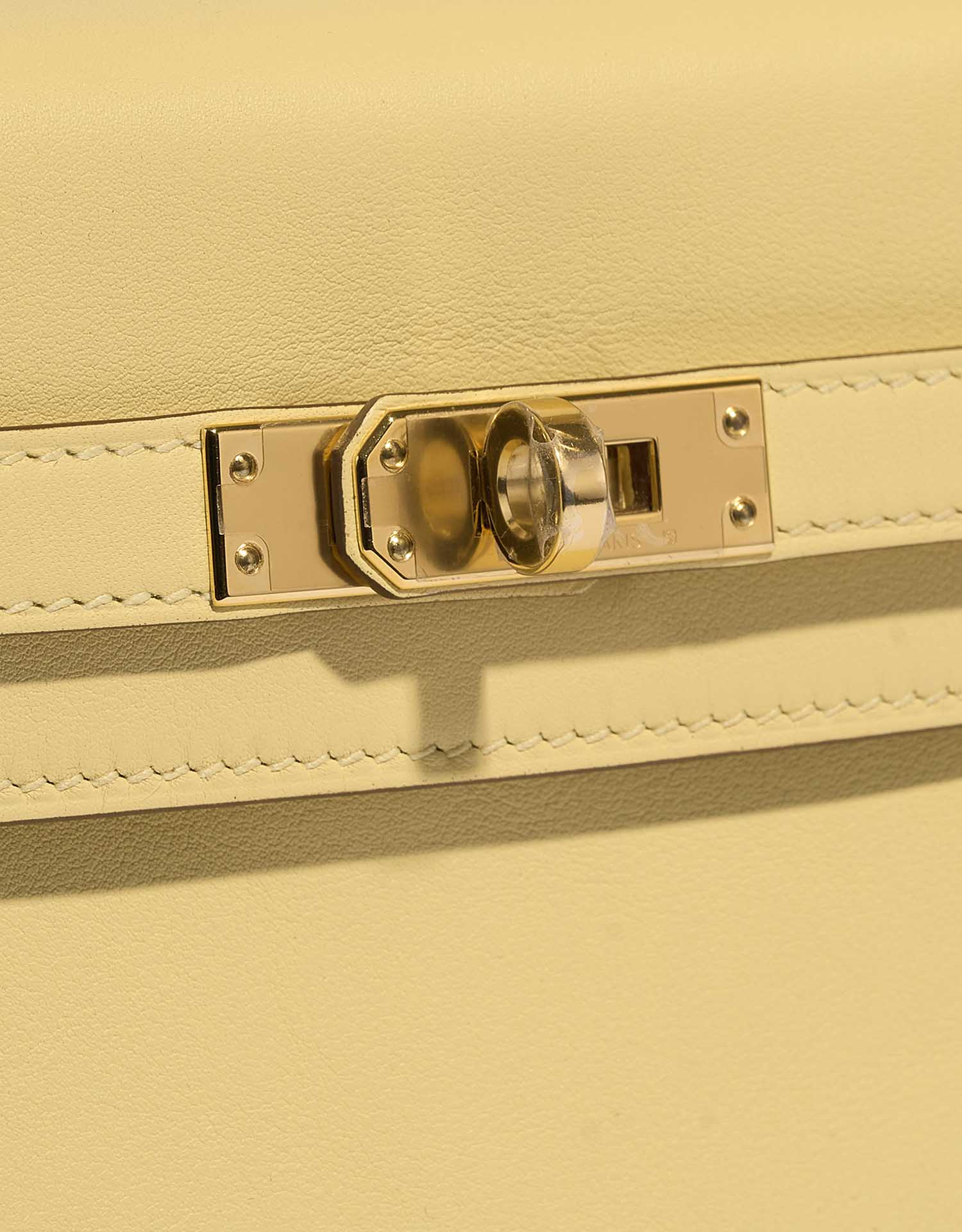 Gebrauchte Hermès Tasche Kelly 25 Swift Jaune Poussin Gelb Verschluss-System | Verkaufen Sie Ihre Designer-Tasche auf Saclab.com