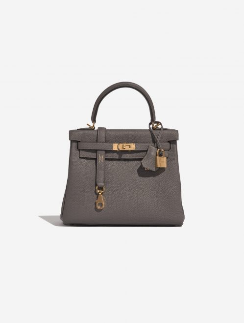 Pre-owned Hermès bag Kelly 25 Togo Gris Étain Grey Front | Sell your designer bag on Saclab.com