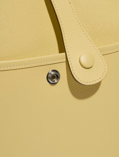 Pre-owned Hermès bag Evelyne 33 Epsom Jaune Poussin Yellow Closing System | Sell your designer bag on Saclab.com