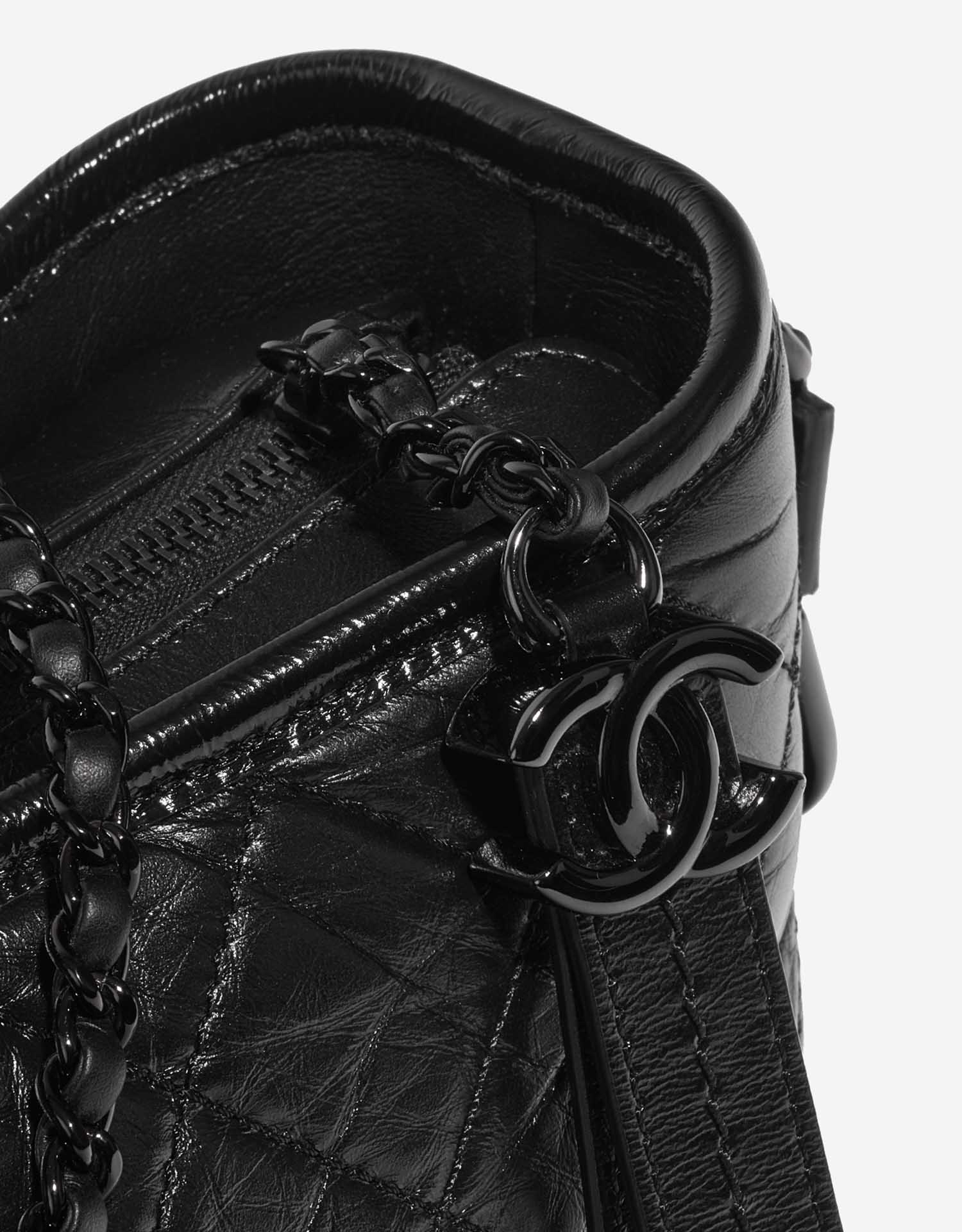 Pre-owned Chanel bag Gabrielle Large Calf Black Black Closing System | Sell your designer bag on Saclab.com
