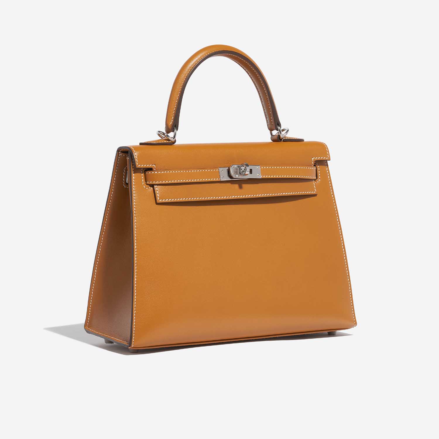 Pre-owned Hermès bag Kelly 25 Sable Butler Natural Brown Side Front | Sell your designer bag on Saclab.com
