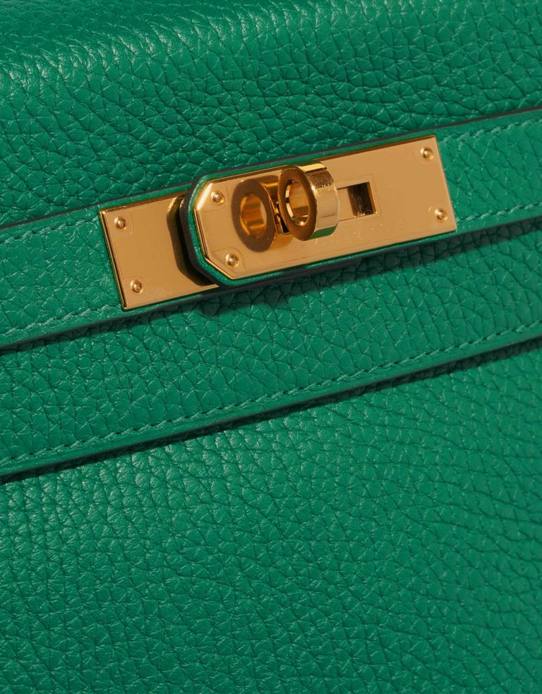 Pre-owned Hermès bag Kelly 28 Togo Vert Menthe Green Front | Sell your designer bag on Saclab.com