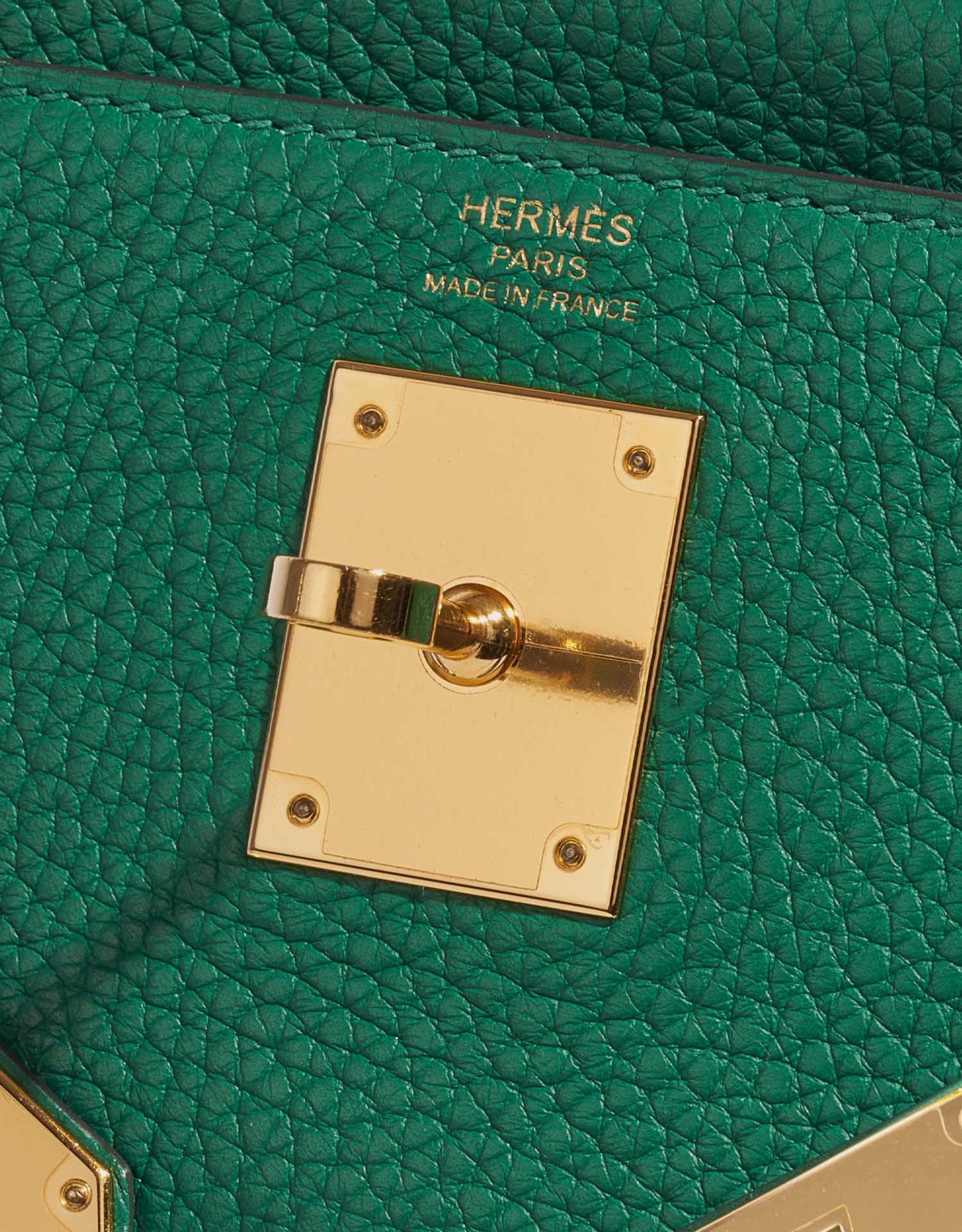 Pre-owned Hermès bag Kelly 28 Togo Vert Menthe Green Logo | Sell your designer bag on Saclab.com