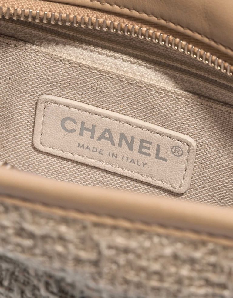 Sac Chanel d'occasion Gabrielle Small Tweed / Calf Beige Beige Logo | Vendez votre sac de créateur sur Saclab.com