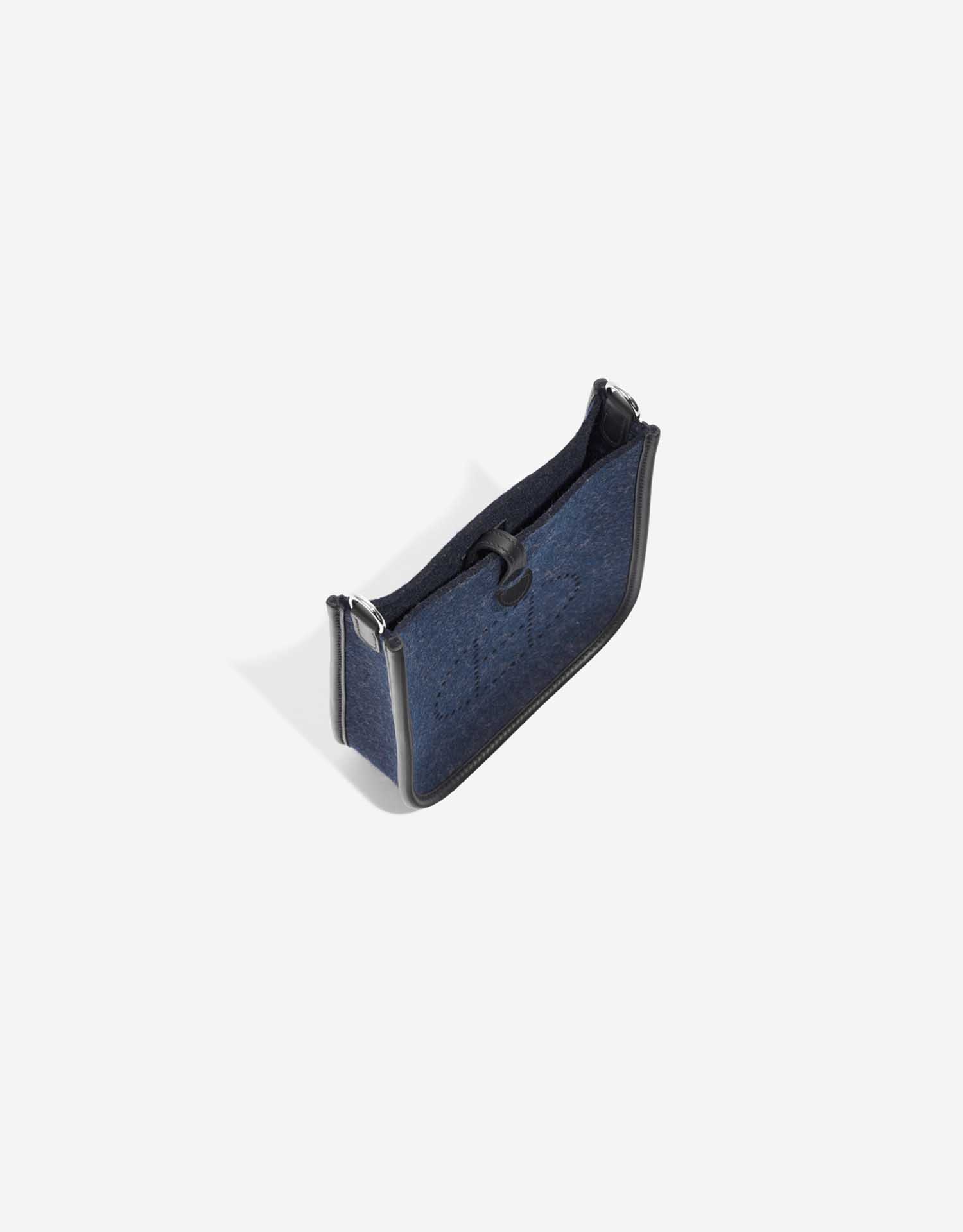 Pre-owned Hermès bag Evelyne 16 Swift / Felt Blue Nuit / Black Blue Inside | Sell your designer bag on Saclab.com