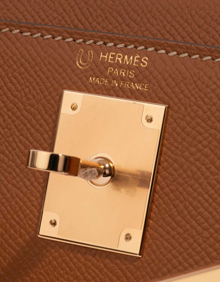 Pre-owned Hermès bag Kelly HSS 28 Epsom Gold / Bleu Glacier Brown Logo | Sell your designer bag on Saclab.com