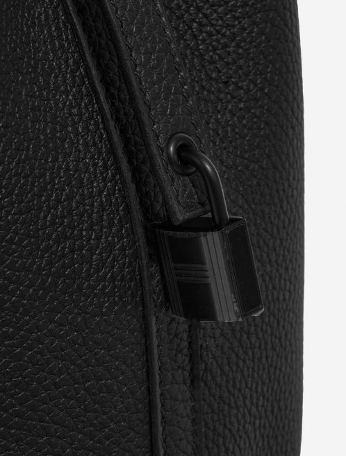 Sac Hermès d'occasion Picotin 18 Taurillon Clémence Noir Noir Système de fermeture | Vendez votre sac de créateur sur Saclab.com