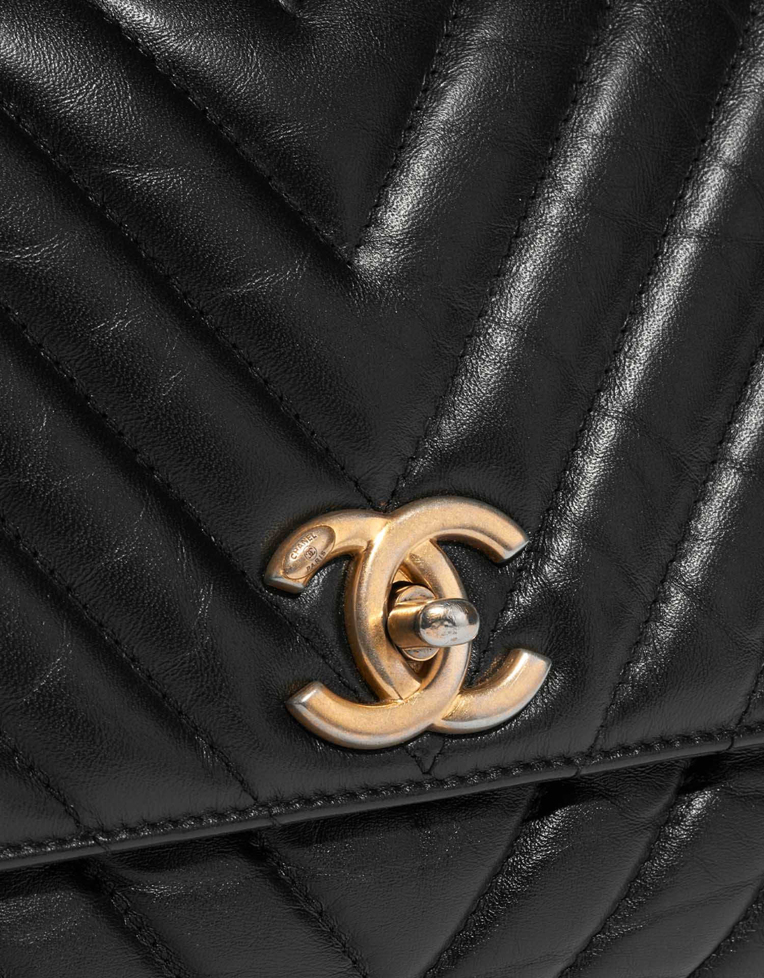 chanel vintage top handle bag black