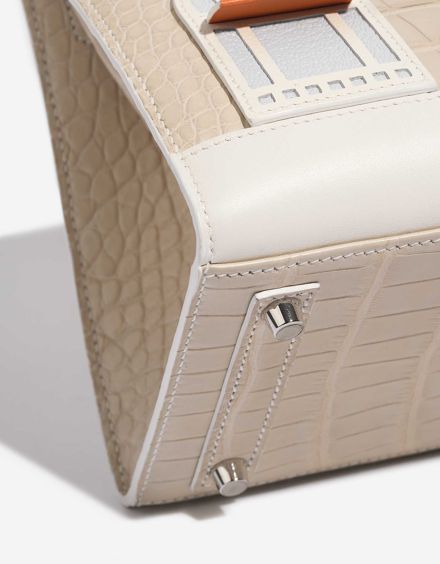 Pre-owned Hermès bag Birkin Faubourg 20 Snow Matte Alligator / Togo / Epsom / Swift White / Beton / Orange H / Blue Brume / Craie Beige, White Detail | Sell your designer bag on Saclab.com