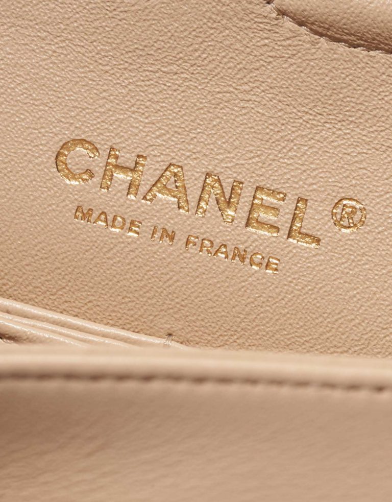 Pre-owned Chanel bag Timeless Medium Lamb Beige Beige Logo | Sell your designer bag on Saclab.com