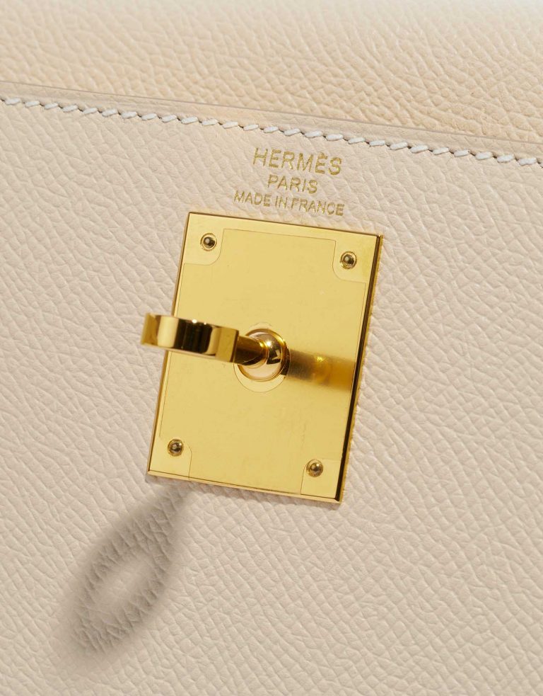 Pre-owned Hermès bag Kelly 28 Craie Logo| Sell your designer bag on Saclab.com