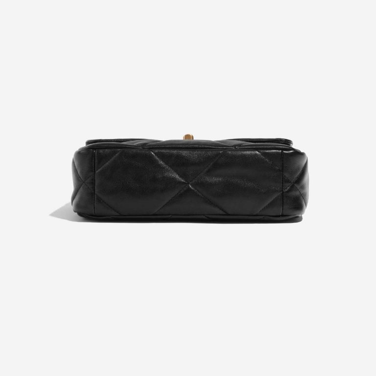 Chanel 19 FlapBag Black Bottom  | Sell your designer bag on Saclab.com