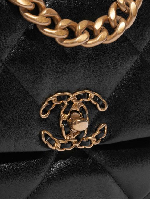 Chanel 19 FlapBag Black Closing System  | Sell your designer bag on Saclab.com