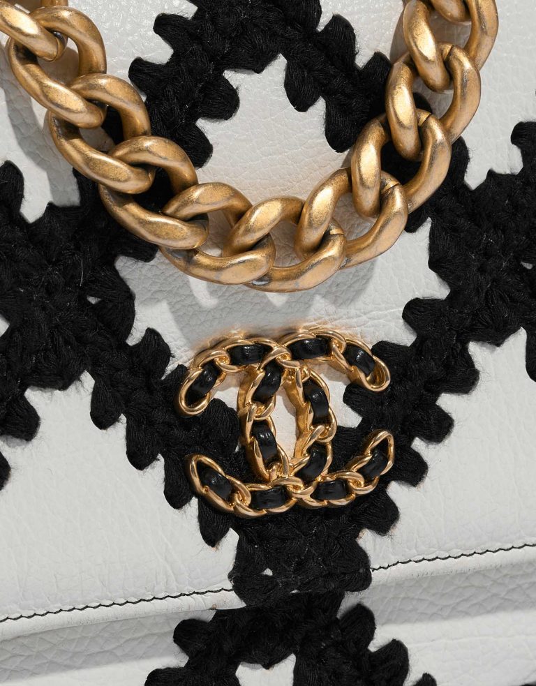 Chanel 19 WOC WhiteBlack Front  | Sell your designer bag on Saclab.com