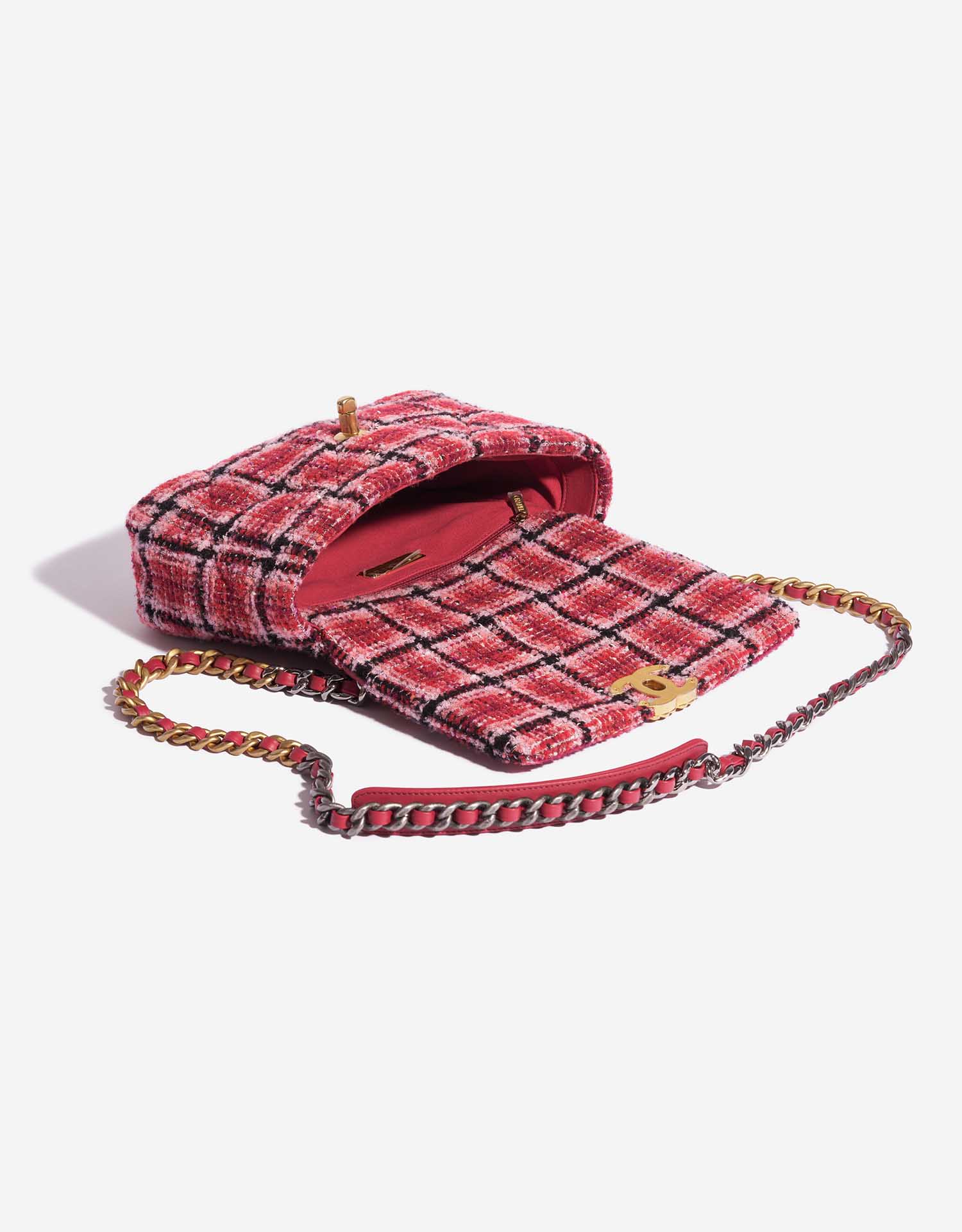 Chanel 19 FlapBag Red Inside  | Sell your designer bag on Saclab.com