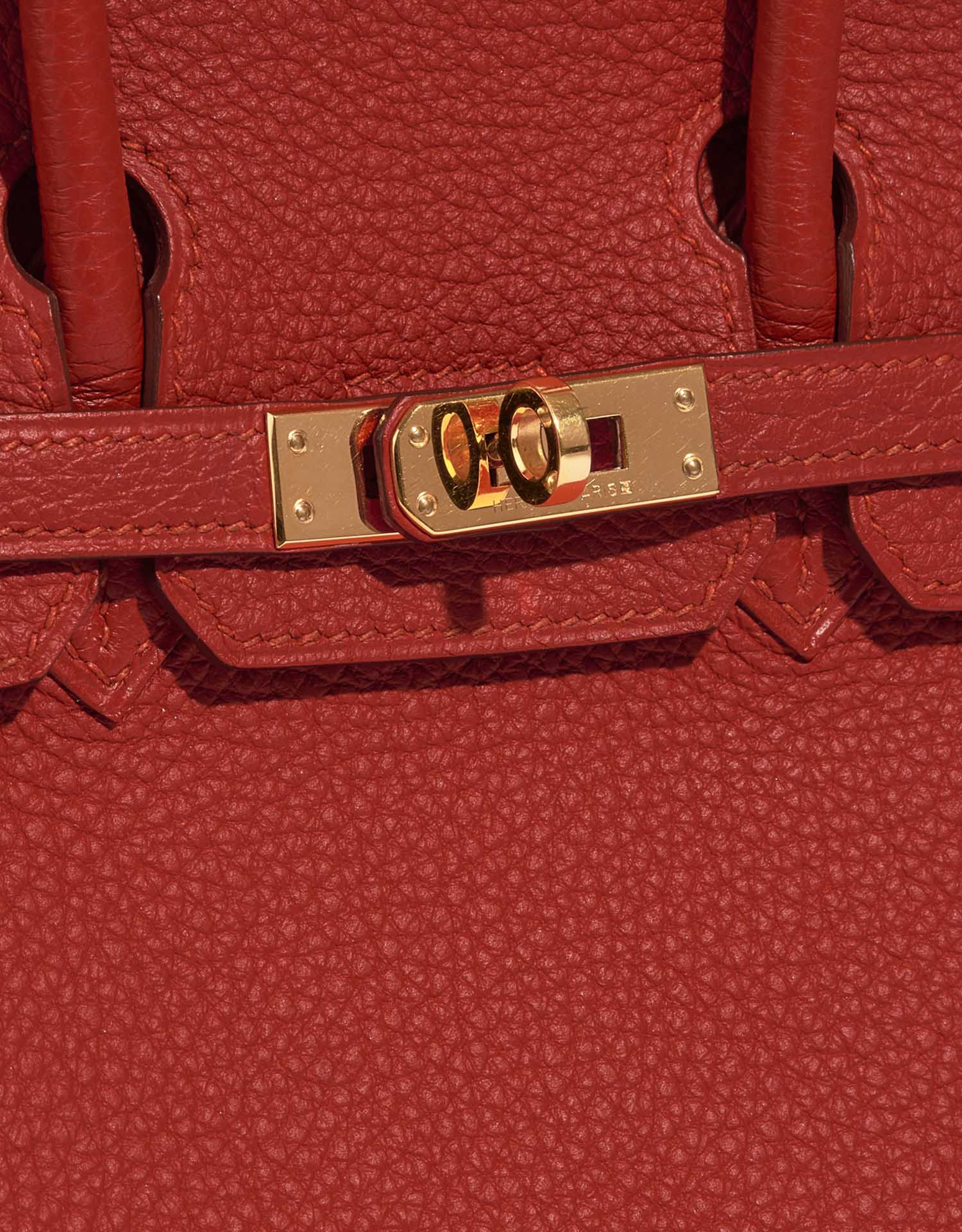 Pre-owned Hermès bag Birkin 25 Togo Rouge Vermillon Red Closing System | Sell your designer bag on Saclab.com