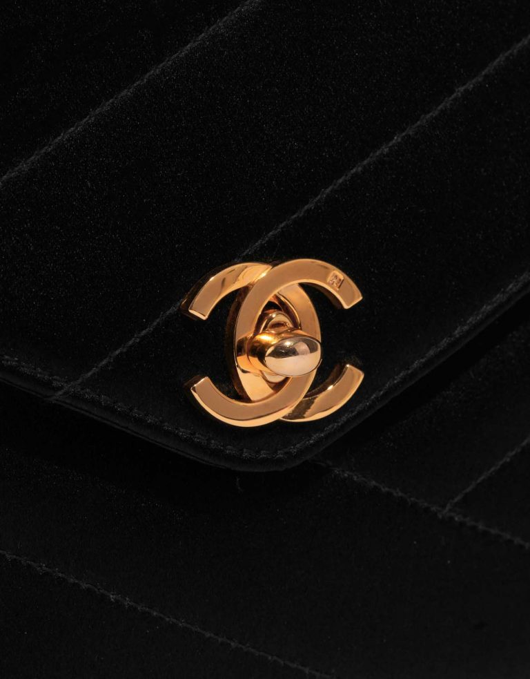 Chanel CameraBag Black Closing System  | Sell your designer bag on Saclab.com