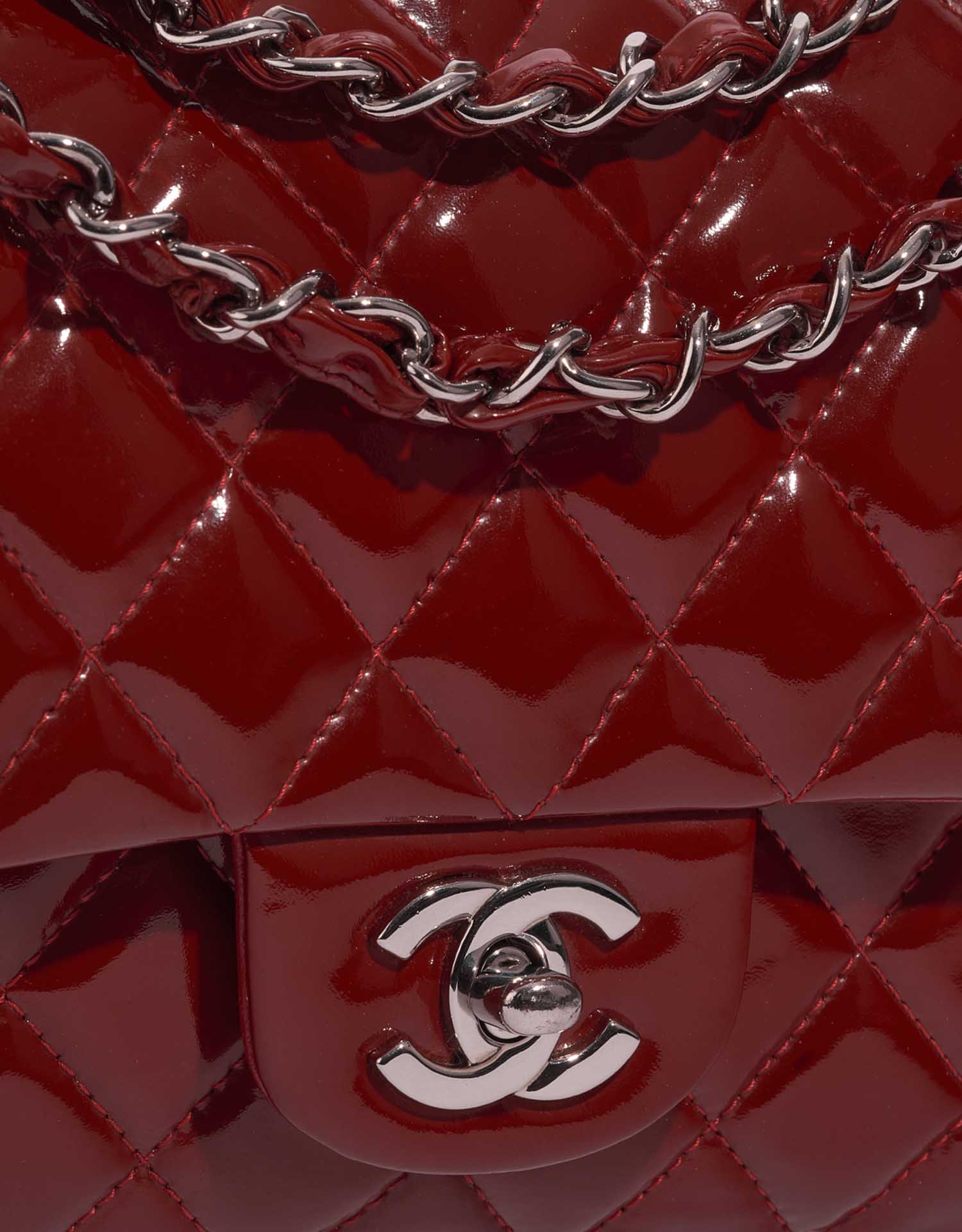 Chanel Timeless Medium Rouge Système de fermeture | Vendez votre sac de créateur sur Saclab.com