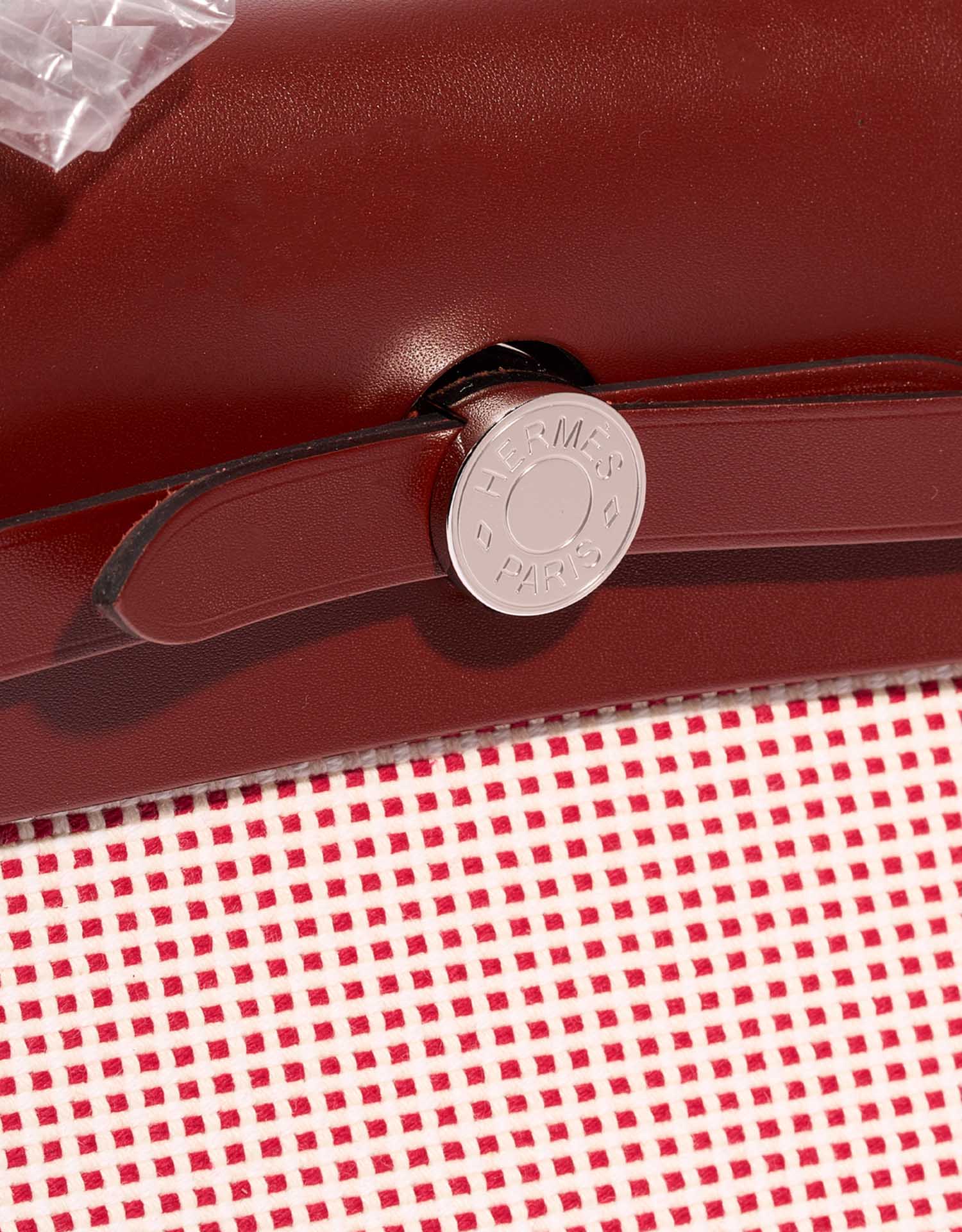Hermès Herbag 31 EcruBlanc-Framboise-Rouge Verschluss-System | Verkaufen Sie Ihre Designer-Tasche auf Saclab.com