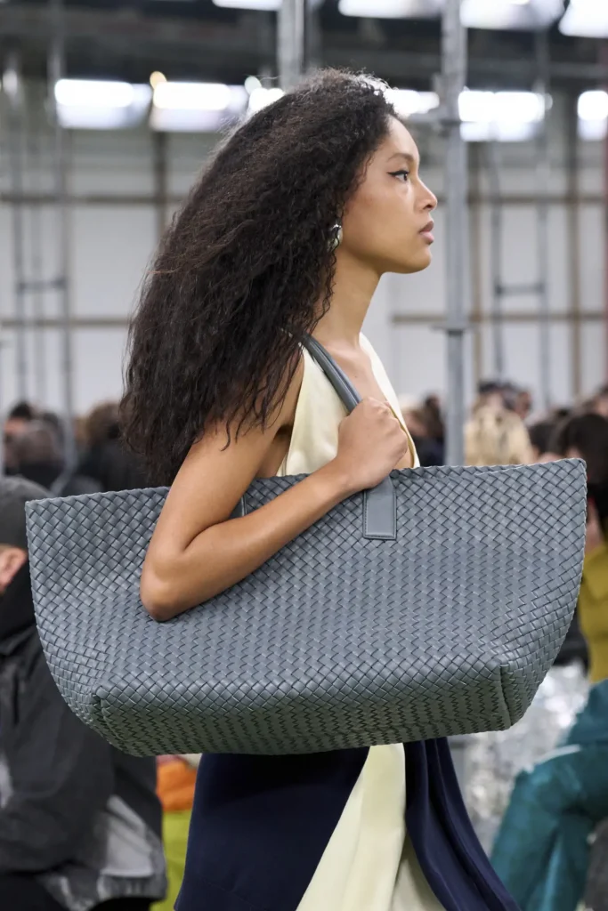 Jodie Mini Leather Tote Bag in Red - Bottega Veneta