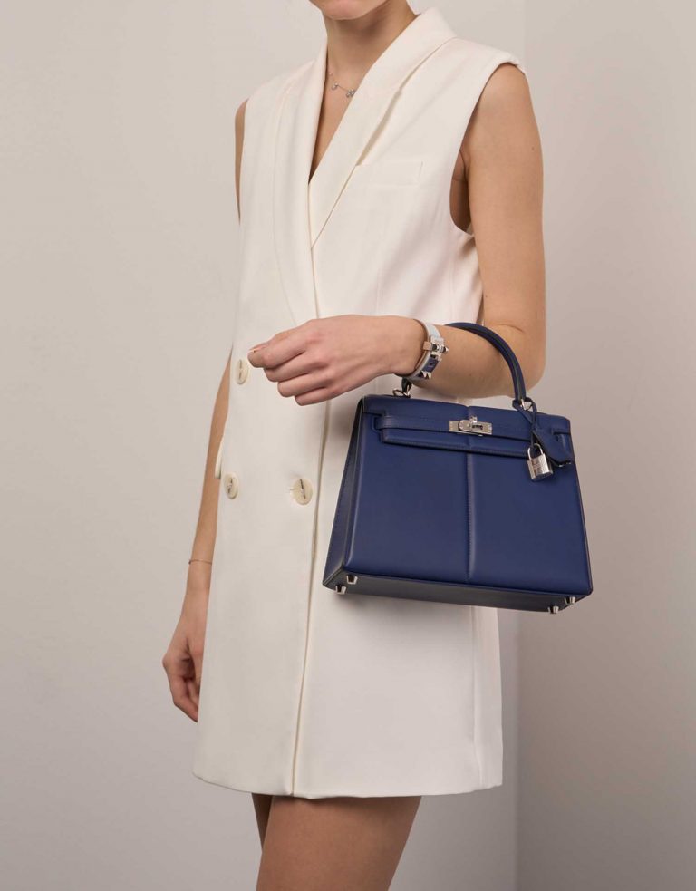 Pre-owned Hermès bag Kelly Padded 25 Swift Blue Saphir Blue Model | Sell your designer bag on Saclab.com