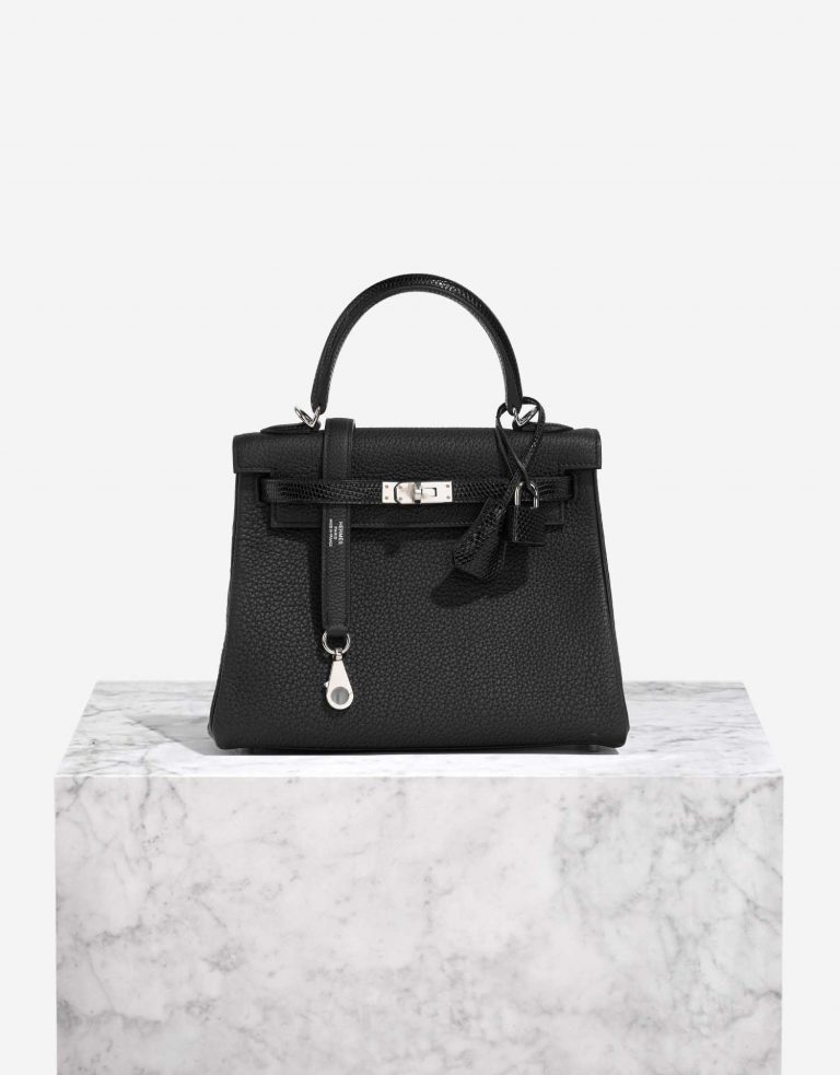 Hermès KellyTouch 25 Black Front  | Sell your designer bag on Saclab.com