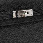 Hermès KellyTouch 25 Black Closing System  | Sell your designer bag on Saclab.com
