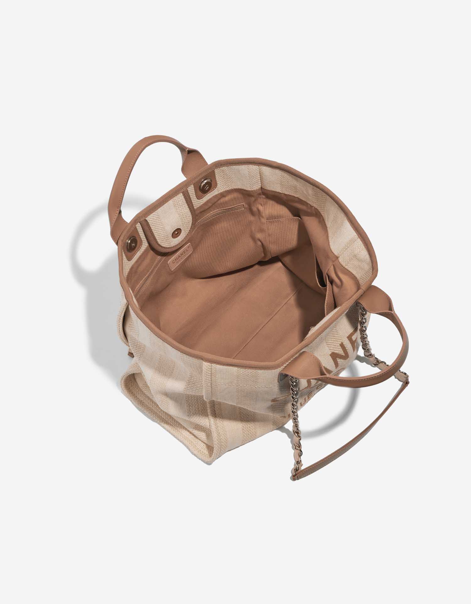 Chanel Deauville Medium Beige Inside | Vendez votre sac de créateur sur Saclab.com