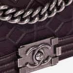 Pre-owned Chanel bag Boy Old Medium Calf Aubergine Purple Closing System | Sell your designer bag on Saclab.com