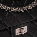 Chanel 255 226 Black Closing System  | Sell your designer bag on Saclab.com