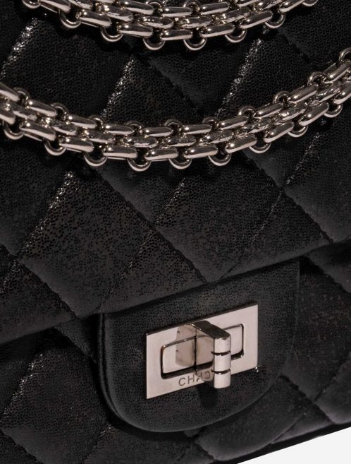 Chanel 255 226 Black Closing System  | Sell your designer bag on Saclab.com