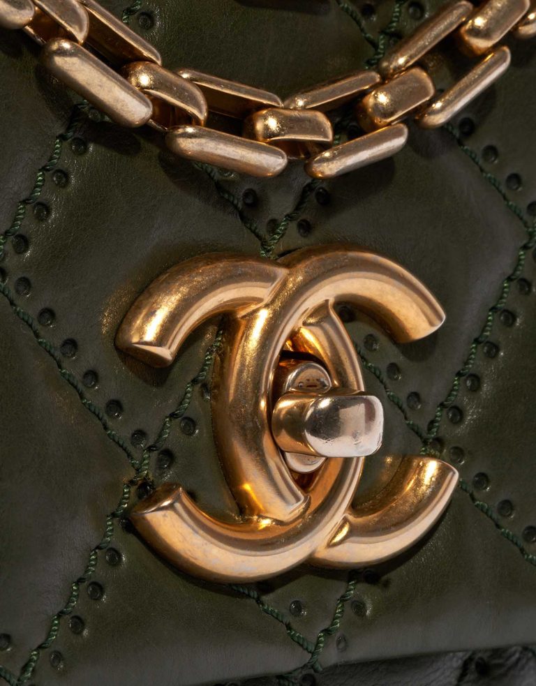 Chanel Timeless Small Green Closing System  | Sell your designer bag on Saclab.com