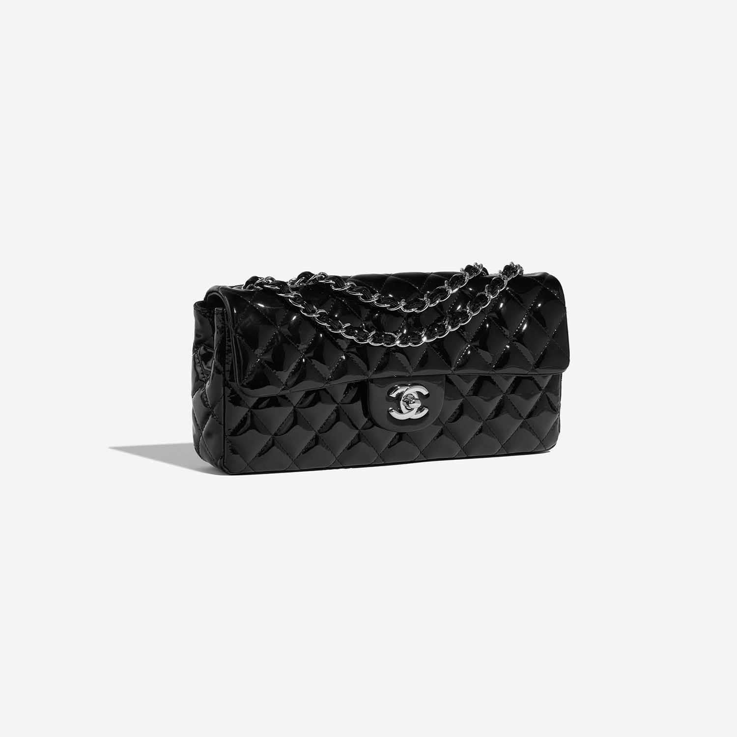 Chanel Timeless Medium Black Side Front | Verkaufen Sie Ihre Designer-Tasche auf Saclab.com