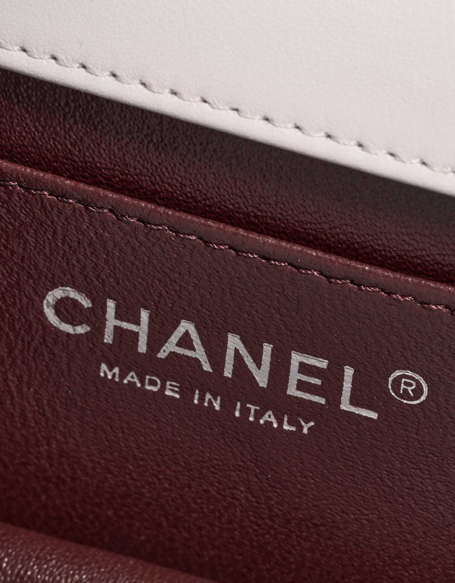 Chanel Timeless MiniFlap White Logo | Verkaufen Sie Ihre Designer-Tasche auf Saclab.com