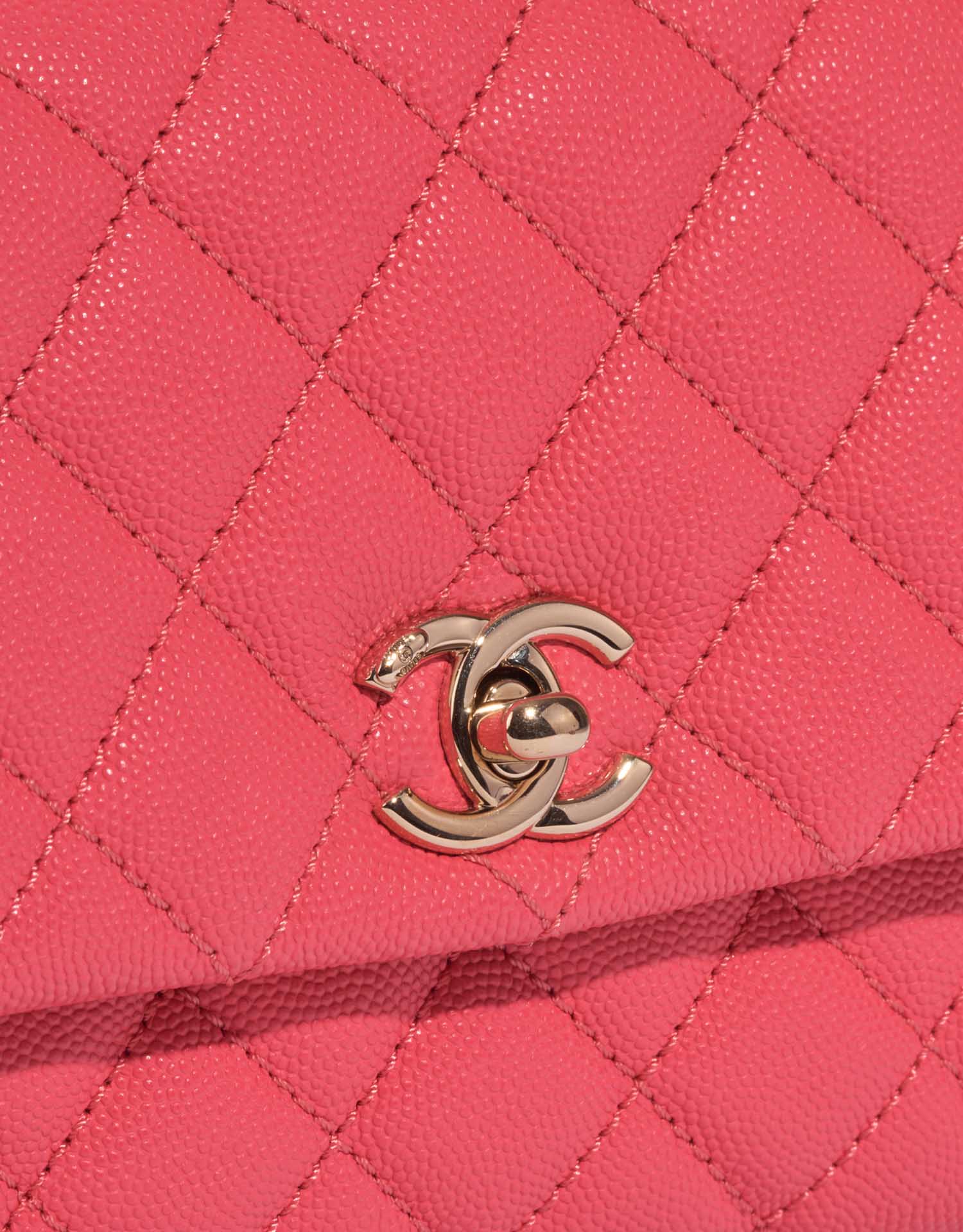 Chanel TimelessHandle Small Pink Closing System  | Sell your designer bag on Saclab.com