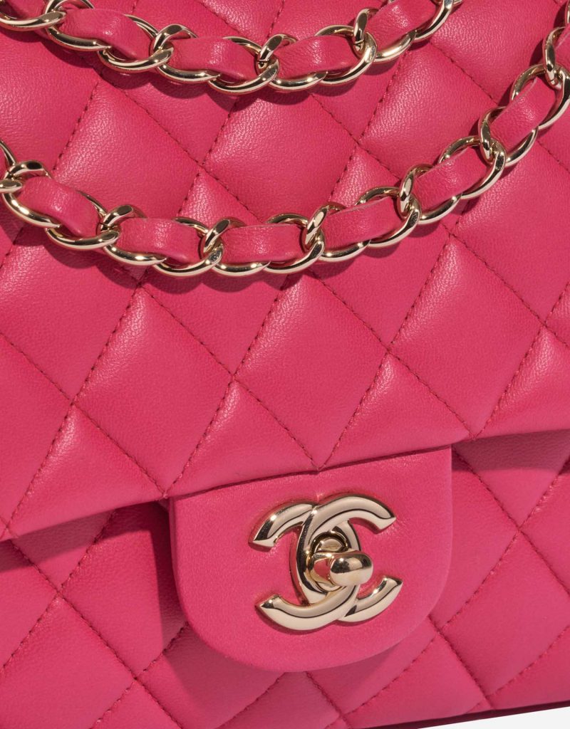 Chanel Timeless Medium Pink Closing System  | Sell your designer bag on Saclab.com