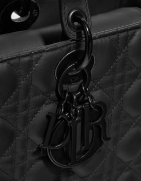 Dior Lady Large Black Closing System | Vendez votre sac de créateur sur Saclab.com