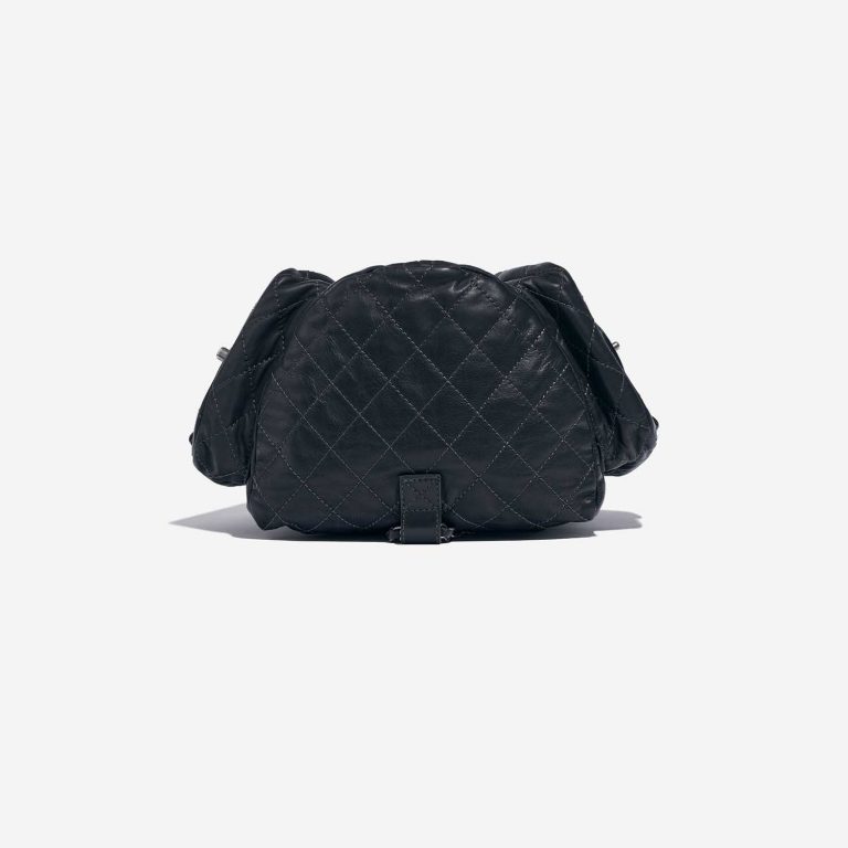 Chanel Backpack DarkBlue-Grey Bottom | Verkaufen Sie Ihre Designer-Tasche auf Saclab.com