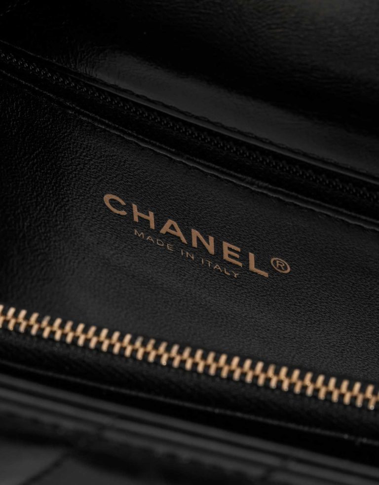 Chanel TimelessHandle Medium Black Logo | Verkaufen Sie Ihre Designer-Tasche auf Saclab.com