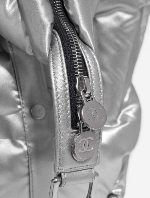 Chanel ShoppingTote Silver Closing System  | Sell your designer bag on Saclab.com
