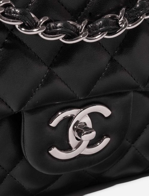 Chanel Timeless Maxi Black Closing System  | Sell your designer bag on Saclab.com