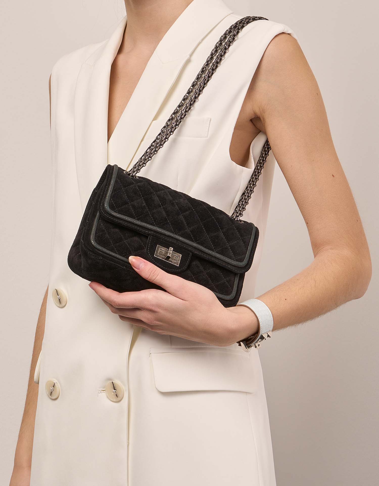 Chanel 2.55Reissue Black Sizes Worn | Vendez votre sac de créateur sur Saclab.com