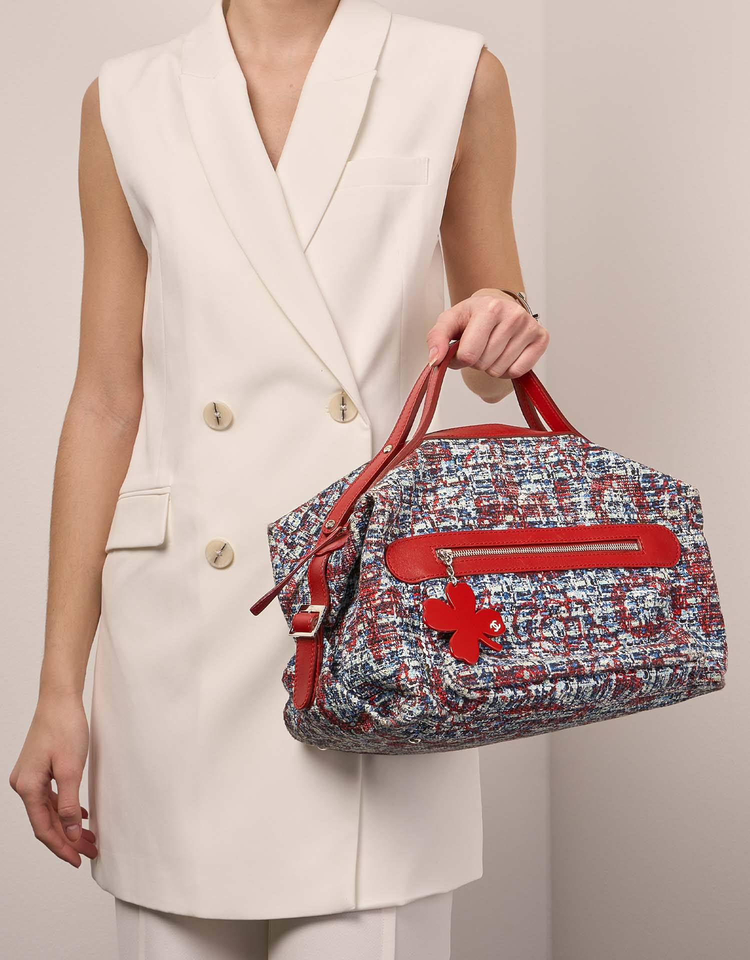 Chanel DuffleBag Mixed Sizes Worn | Verkaufen Sie Ihre Designer-Tasche auf Saclab.com